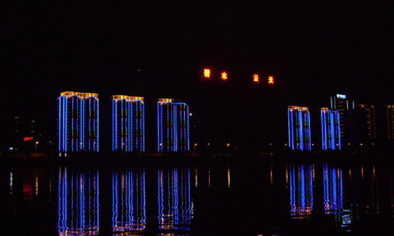 点亮城市夜空：亮化工程设计